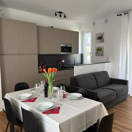 La Fenice Elegant, Welcoming Flat In Lägenhet Bergamo